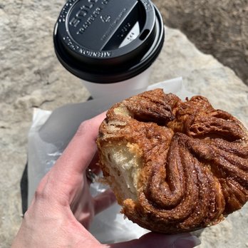 Ipsento 606 - Ipsento latte (medium, 12 oz) and kouign amann with crazy good carmelization - Coffee & Tea Near Me - Chicago, Illinois