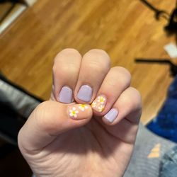 Rainbow Nails&spa - Gel manicure with flowers last spring