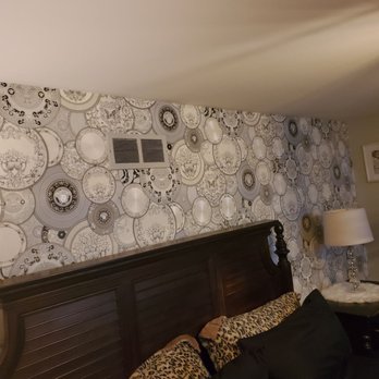 Alex Wallpaper Hanger - Bedroom backsplash, Versace wallpaper - Wallpapering Near Me
