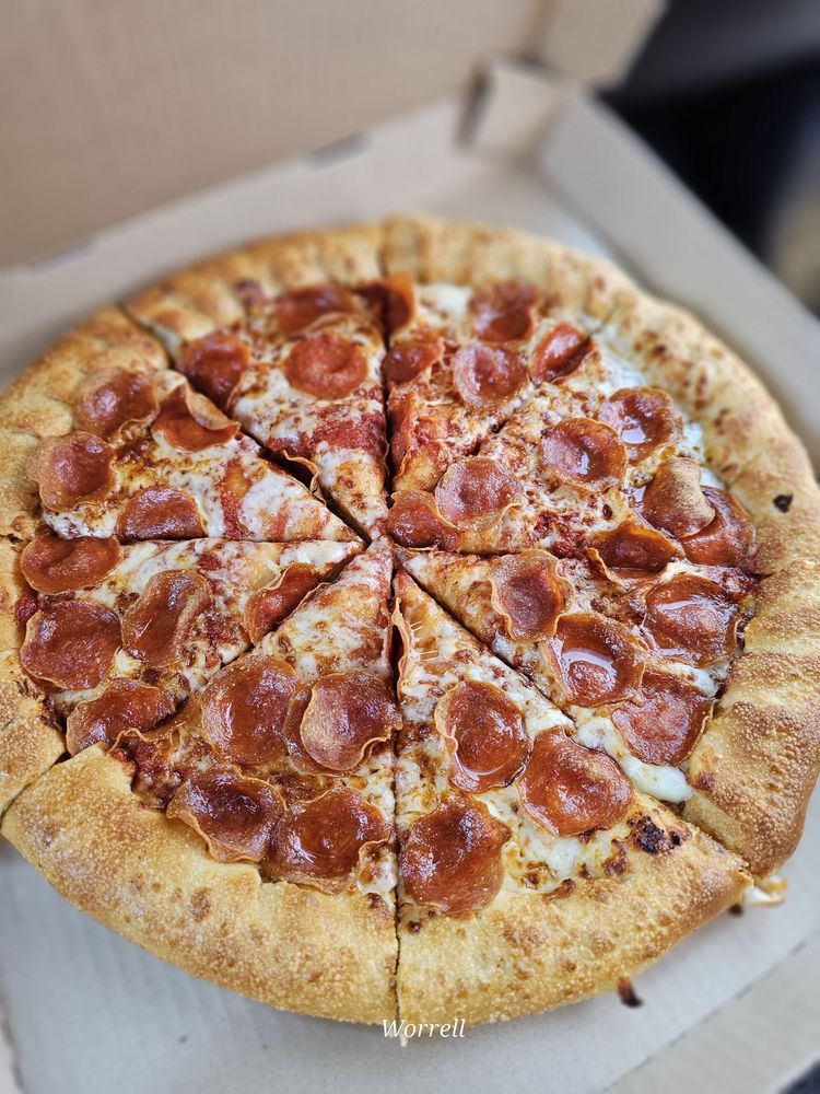 PIZZA HUT Updated October 2024 17 Photos & 73 Reviews 11115 Crenshaw Blvd, Inglewood