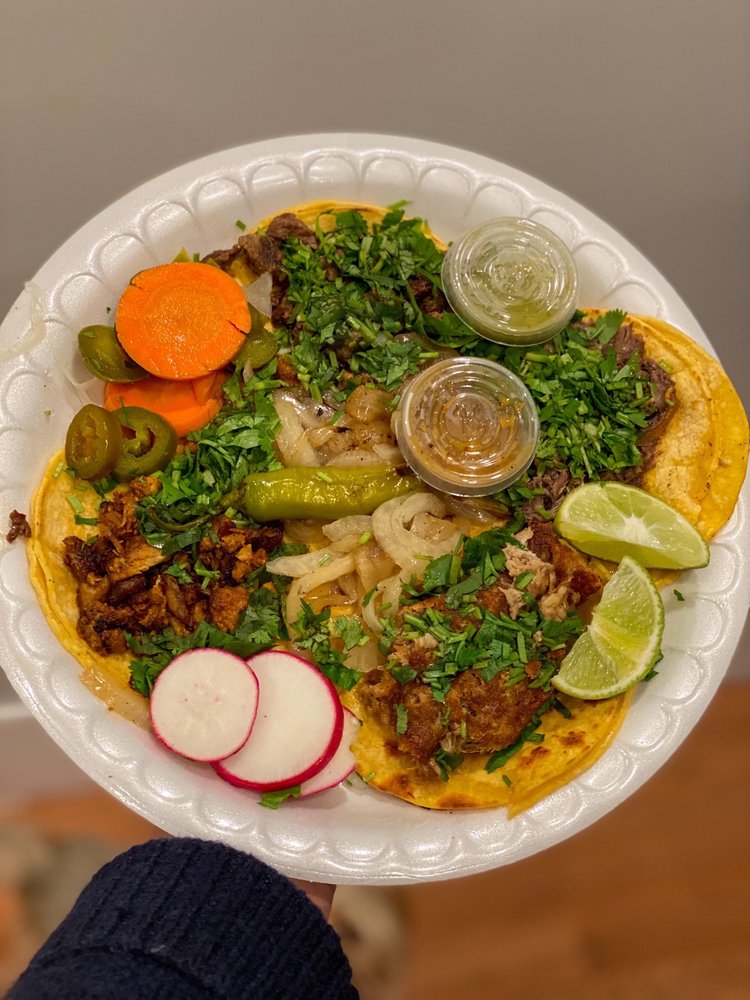 LA PIÑATA TAQUERIA Updated May 2024 220 Photos & 301 Reviews 809