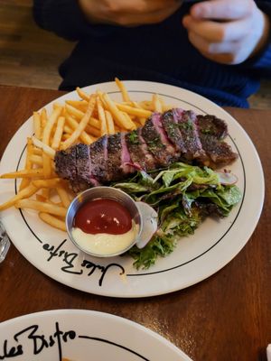 Jules Bistro by null
