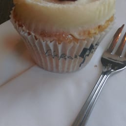 Raspberry and white chocolate cupcake Raspberry and white chocolate cupcake