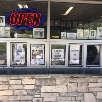 Sycamore Drive-In - Order window - Ice Cream & Frozen Yogurt Near Me - Demotte, Indiana