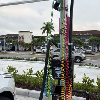 El Car Wash - Car Wash Near Me - Hialeah, Florida El Car Wash - Car Wash Near Me - Hialeah, Florida
