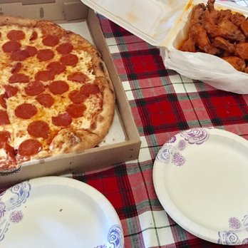 Times Square – Deer Valley - Pizza and wings after busy holiday weekend. Yum! - Pizza Near Me - Phoenix, Arizona Times Square – Deer Valley - Pizza and wings after busy holiday weekend. Yum! - Pizza Near Me - Phoenix, Arizona