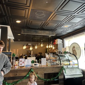 The Roasted Bean - Ordering counter - Coffee & Tea Near Me - Bristol, Connecticut