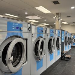 Coinorama Coin Laundry - 4 sizes of washing machines available for small to XX- large sized loads!