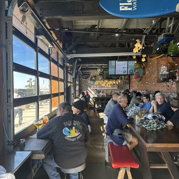 Mutt Lynch's - Chill Friday at noon. Locals enjoying the view - Pubs Near Me - Newport Beach, California