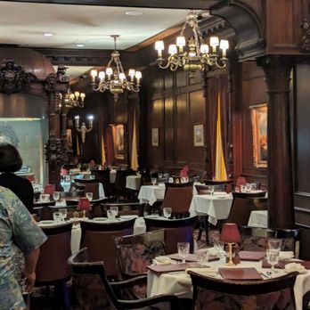 Hy's Steak House - Main dining room - Steakhouses Near Me - Honolulu, Hawaii Hy's Steak House - Main dining room - Steakhouses Near Me - Honolulu, Hawaii