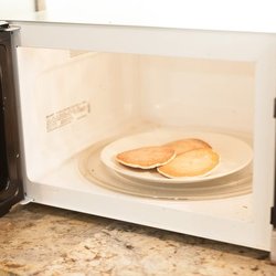 ok diner - microwaved pancakes :-(