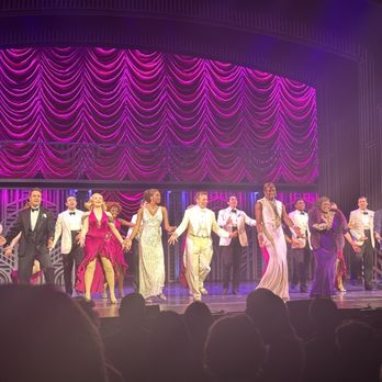 Straz Center for the Performing Arts - Cheering for the cast of Some like it Hot. - Performing Arts Near Me - Tampa, Florida Straz Center for the Performing Arts - Cheering for the cast of Some like it Hot. - Performing Arts Near Me - Tampa, Florida