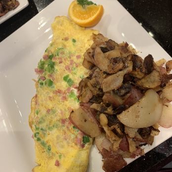 Keke's Breakfast Cafe - Western Omelet - Breakfast & Brunch Near Me - Lady Lake, Florida Keke's Breakfast Cafe - Western Omelet - Breakfast & Brunch Near Me - Lady Lake, Florida