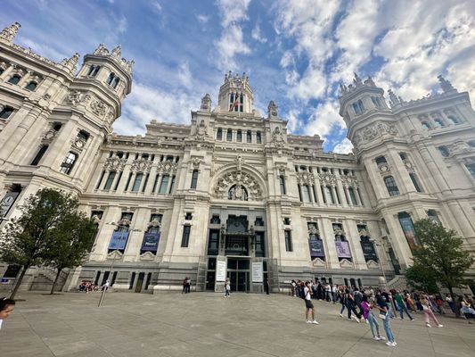 Palacio de Cibeles (sede del Ayuntamiento de Madrid) by null