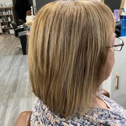 The Voom Room - Beautiful coloring and cut