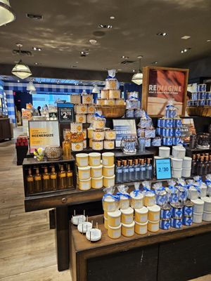 Bath & Body Works by null