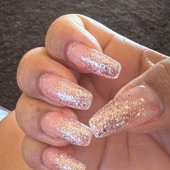 Venus Nail Lounge - I got charged for design for the nail tech to polish half my nail with out doing anything extra. - Nail Salons Near Me - Lake Elsinore, California