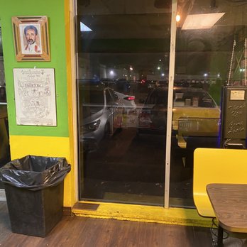 Caribbean Delight - Inside - Caribbean Near Me - Atlanta, Georgia