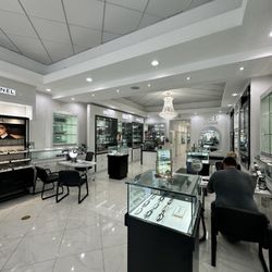 Optometry Boutique Of Cerritos - POV: looking back from the front.