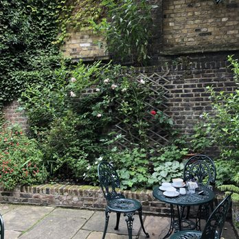 The Charles Dickens Museum - Outside patio cafe - Museums Near Me - London, XGL