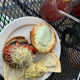 Portobello Parker Sandwich, Sangria