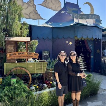 Roger's Gardens - 2025 Roger's Gardens Midnight Market - Nurseries & Gardening Near Me - Corona Del Mar, California