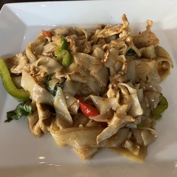 Thai Curry Restaurant & Bar - Pad Kee-Mow - Thai Near Me - San Francisco, California Thai Curry Restaurant & Bar - Pad Kee-Mow - Thai Near Me - San Francisco, California