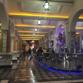 Intu Trafford Centre - Food court upstairs - Shopping Centers Near Me - Manchester, XGM