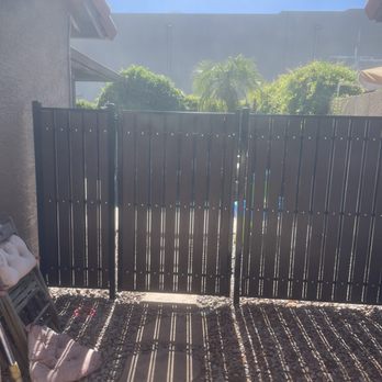 Salted Brim Fabrication - Brown composite fence - Fences & Gates Near Me Salted Brim Fabrication - Brown composite fence - Fences & Gates Near Me