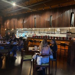 JINYA Ramen Bar - OKC - Nichols Hills - Bar and restuarant area