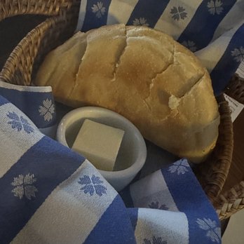 Duke's Seafood - free bread - Seafood Near Me - Seattle, Washington