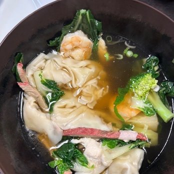 Hunan Restaurant - War Wonton Soup - Must try this. - Szechuan Near Me - San Lorenzo, California Hunan Restaurant - War Wonton Soup - Must try this. - Szechuan Near Me - San Lorenzo, California