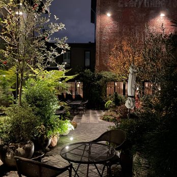Pusadee's Garden - garden seating - Thai Near Me - Pittsburgh, Pennsylvania