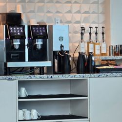 Delta Sky Club - Coffee bar