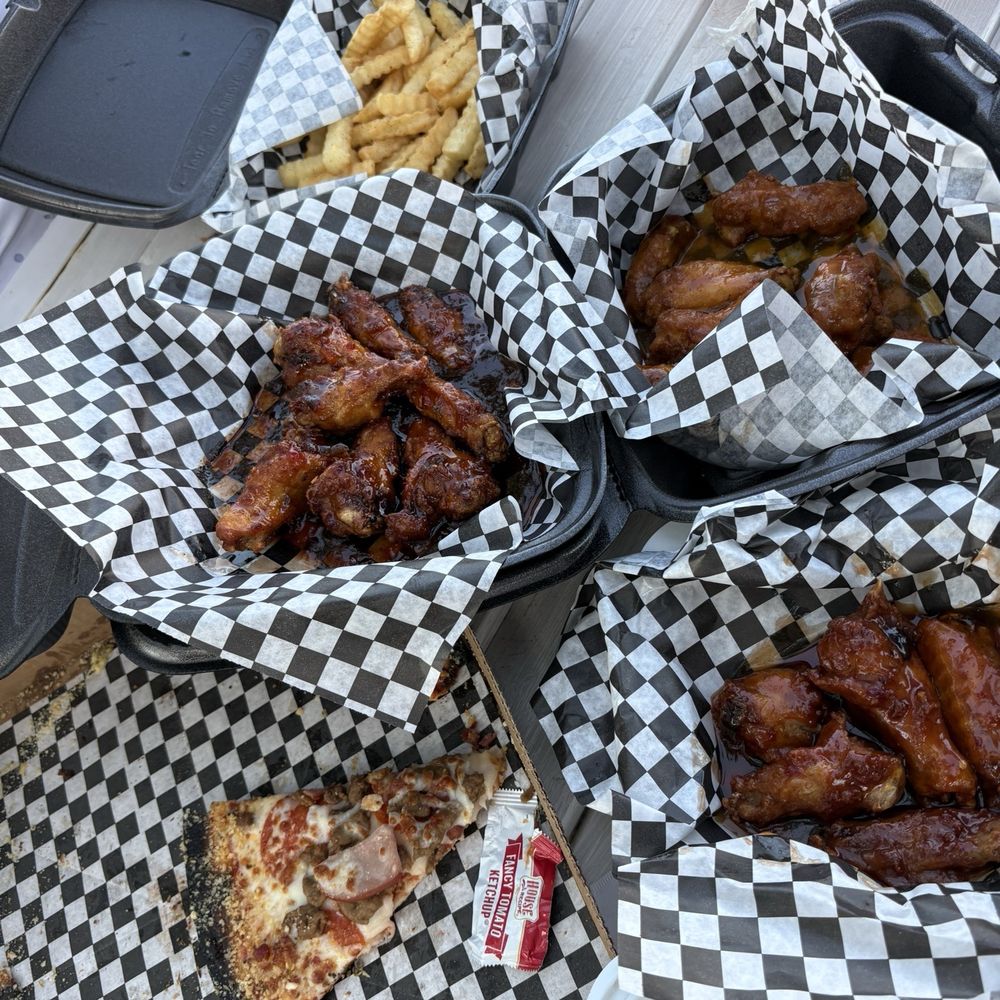KB’s Kitchen - Pineapple/Mango Habanero wings  Texas Tango Sweet heat raspberry chipotle  Brickhouse- Beast pizza - Pizza Near Me - La Porte, Texas