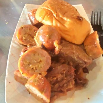 Quentin's BBQ & Sides - Barbeque Near Me - Bonner Springs, Kansas