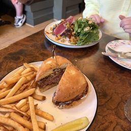 Tavern Burger, Tuna