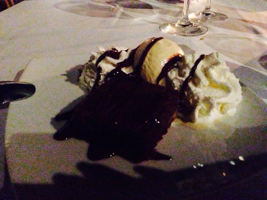 Hotel Hurricane by null