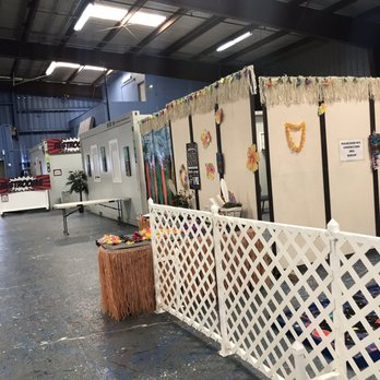iTrampoline - 1 of 2 photo booth areas - Trampoline Parks Near Me - Waipahu, Hawaii