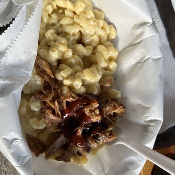 Blasty Bough Brewing - Mac and cheese full serving with pulled pork - Breweries Near Me - Epsom, New Hampshire