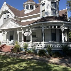 Lodi Hill House - The beautiful front of the house.