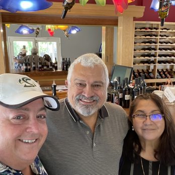Bodega Del Sur Tasting Room - Jay, Victor and Evelyn - Wineries Near Me - Murphys, California
