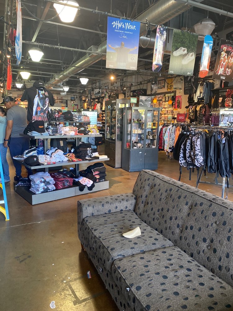 ZUMIEZ Updated September 2024 12 Reviews 629 Factory Stores Dr