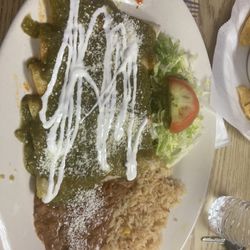 Alquisiras Restaurant - 6 green enchiladas