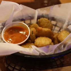 Kick Backs Cincy - CLEAN, SAFE VENUE WITH GREAT FOOD, DRINKS, MUSIC AND POOL.