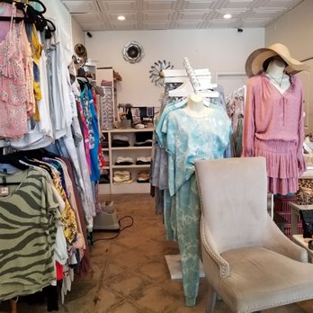 Daisy Blue Boutiques - Interior - Women's Clothing Near Me - Palm Desert, California Daisy Blue Boutiques - Interior - Women's Clothing Near Me - Palm Desert, California