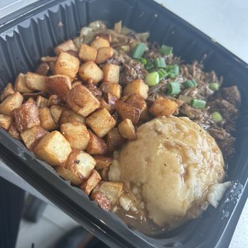 Bob Evans - Pot Roast Mashed Potatoes & Beef Gravy With HomeFries - American Near Me - Cape Coral, Florida