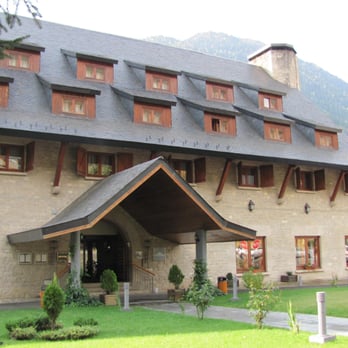 Parador Arties - Front of Parador - Hotels Near Me - Naut Aran, L