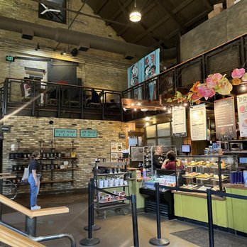 Colectivo Coffee Lakefront - Cozy indoor counter service and retail area - Coffee & Tea Near Me - Milwaukee, Wisconsin Colectivo Coffee Lakefront - Cozy indoor counter service and retail area - Coffee & Tea Near Me - Milwaukee, Wisconsin