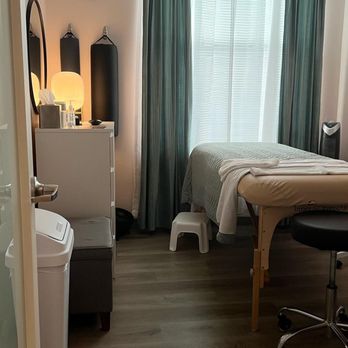 Dermaspace - Treatment Room - Skin Care Near Me - Seattle, Washington Dermaspace - Treatment Room - Skin Care Near Me - Seattle, Washington